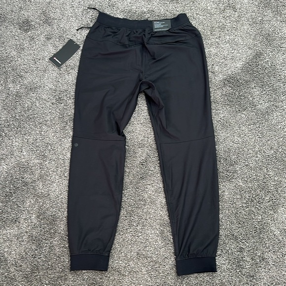 New lululemon abc jogger classic taper fit in black - Picture 2 of 5